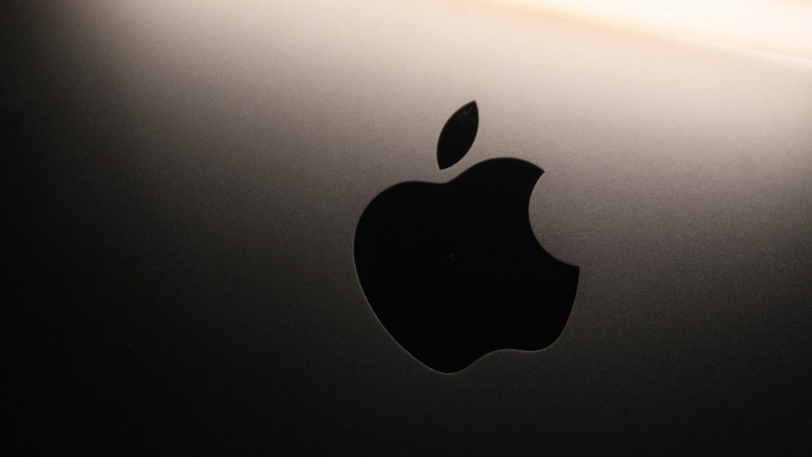 Apple em 2026: Entre a aliança histórica com o Google e a polêmica atualização do iOS